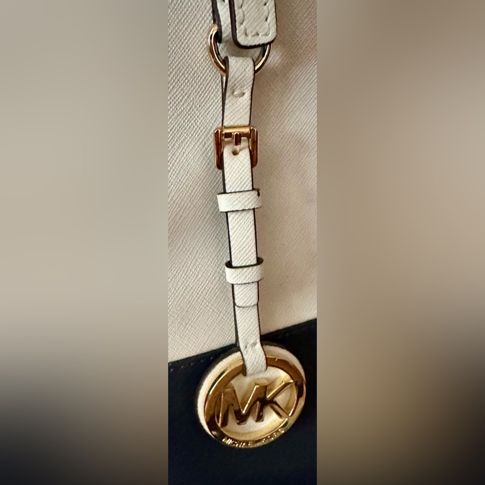 Life Is Too Short To Carry A Boring Handbag - Picture 5 of 16